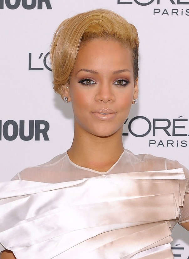 Rihanna Short Straight Hairstyle 2013