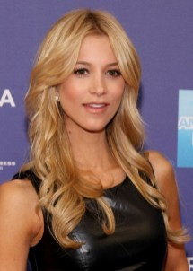 Sabina Gadecki Layered Long Curly Hairstyle Sabina Gadecki Layered Long Curly Hairstyle