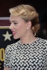 Scarlett Johansson Hairstyles: Beautiful Ombre Updo Hair for Any Occasion Scarlett Johansson Hairstyles: Beautiful Ombre Updo Hair for Any Occasion
