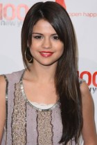 Selena Gomez Long Sleek Hairstyle With Layers Selena Gomez Long Sleek Hairstyle With Layers
