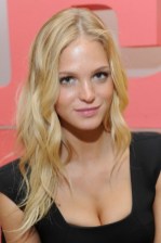 Sexy Long Blonde Hairstyle for Women Sexy Long Blonde Hairstyle 2013