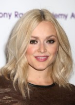 Fearne Cotton Sexy Medium Wavy Hairstyle Fearne Cotton Sexy Medium Wavy Hairstyle