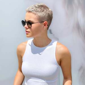 short haircut for women 2025
