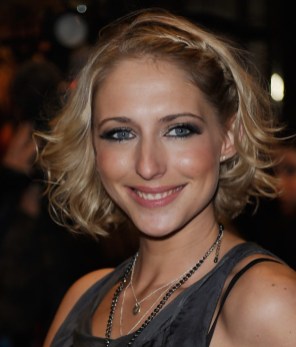 Short hairstyle with Side braid Short hairstyle with Side braid