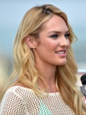 Side View of Casual Long Wavy Hairstyle Side View of Casual Long Wavy Hairstyle