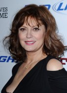 Susan Sarandon Wavy Hairstyle for women over 60s Susan Sarandon Wavy Hairstyle for women over 60s