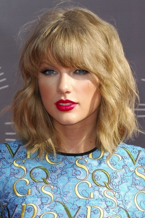 Taylor Swift Style Waves