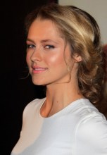 Teresa Palmer Cute Messy Updo Hairstyle Teresa Palmer Cute Messy Updo Hairstyle