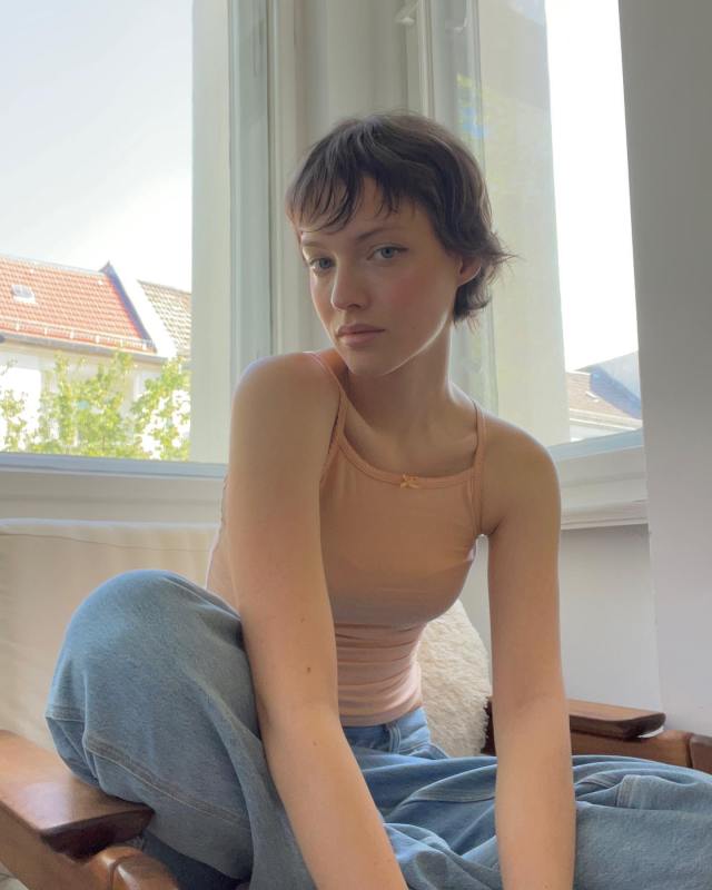 tess.allyso cute pixie cut