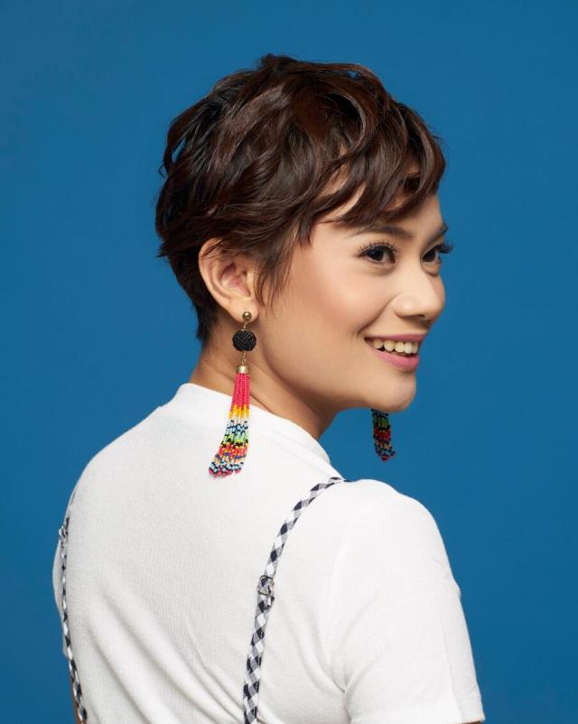 Textured Short Hair With Side Bangs