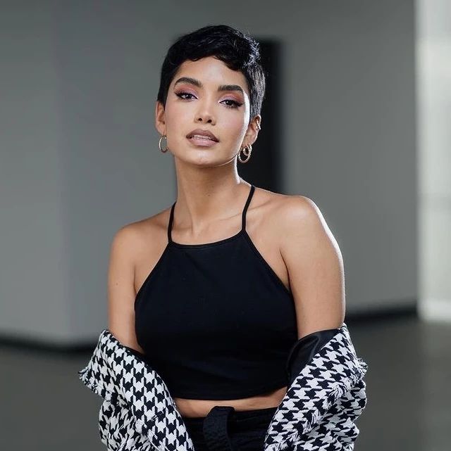 Texturized pixie cut