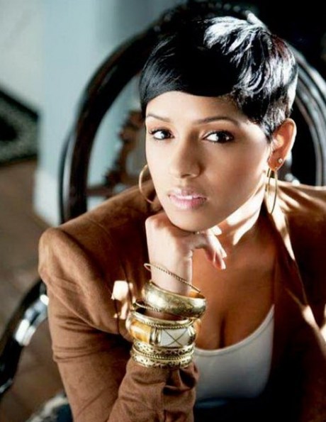 Trendy Short Black Hairstyle for Black Women