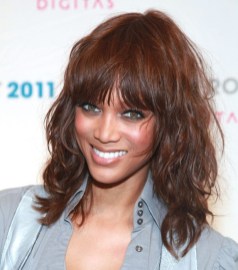 Tyra Banks Medium Curly Hairstyle Tyra Banks Medium Curly Hairstyle