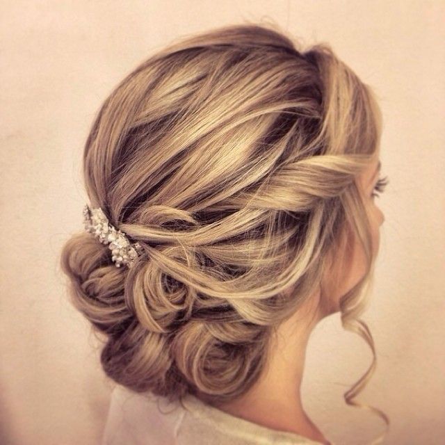 wedding updos for medium length hair